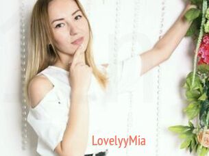 LovelyyMia