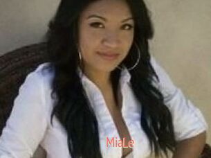 Mia_Le