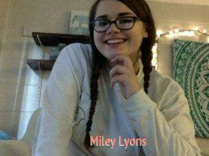 Miley_Lyons