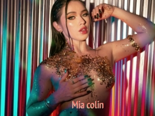 Mia_colin